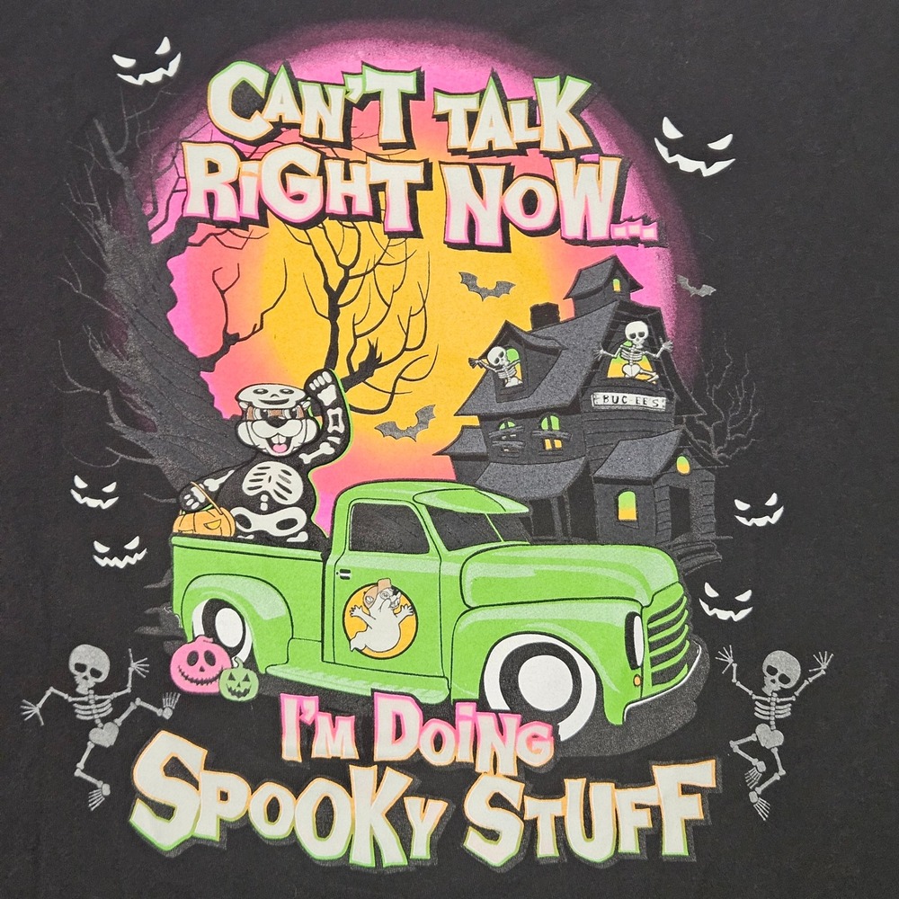 Buc-ees Halloween Graphic T-Shirt Mens XL Black Spooky Stuff Skeleton Beaver
